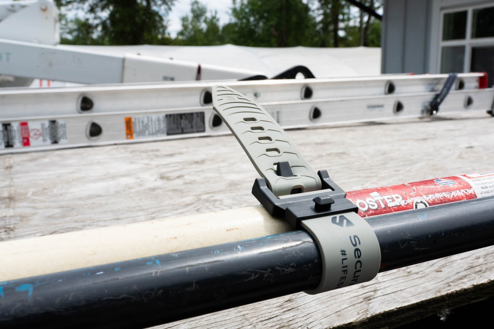 Why Pro Installers Are Ditching Bungee Cords for SecureStrap